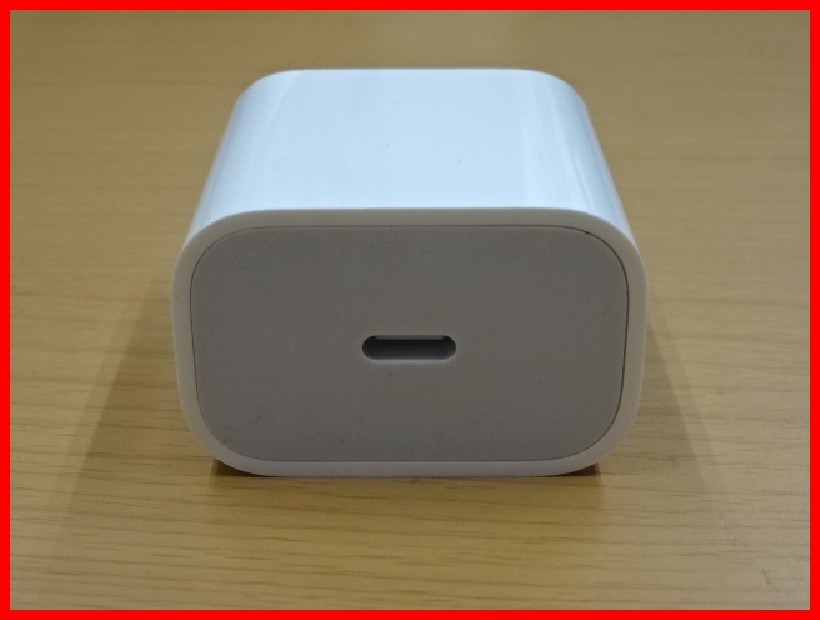 2311★D-1240★Apple(アップル)純正　USB-C　ACアダプター A2305　20W　中古品　純正品　①_画像5