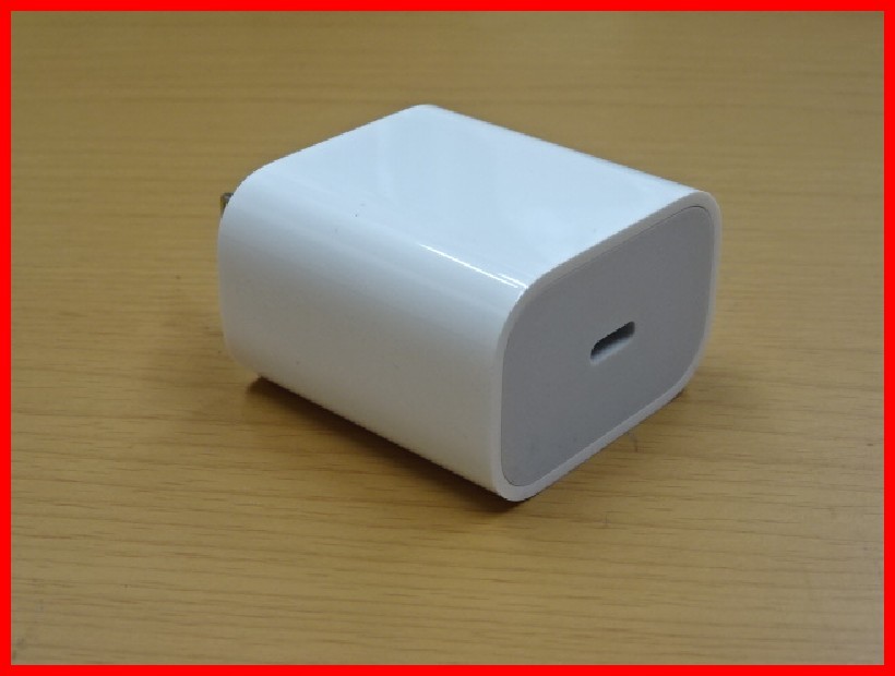 2311★D-1240★Apple(アップル)純正　USB-C　ACアダプター A2305　20W　中古品　純正品　①_画像2