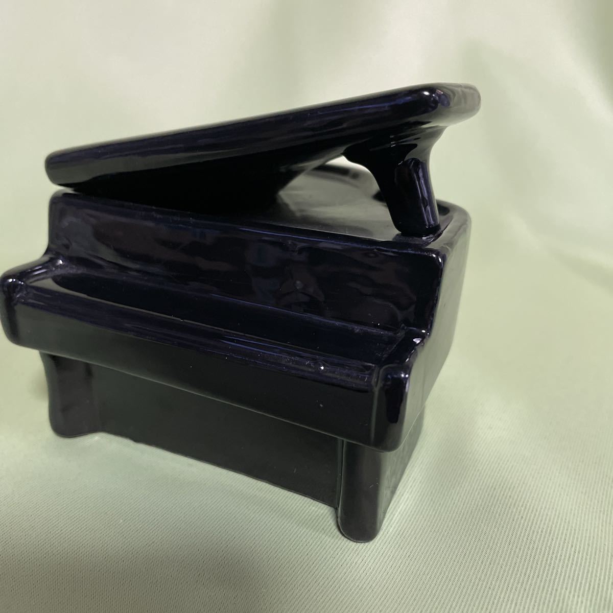 陶器　グランドピアノ黒貯金箱