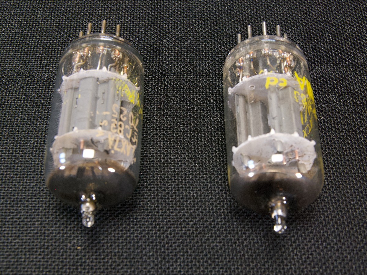 ♪♪Sylvania 12AX7A NOS品ペア #2462、USAシルバニア♪♪ ♪♪Sylvania 12AX7A NOS品ペア #2462、USAシルバニア♪♪