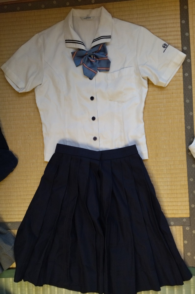 岡山県 岡山東商業高校 女子制服　夏服冬服フルセット10点　卒業生保管品　モデルチェンジ後の最新モデル　Sサイズ_画像7