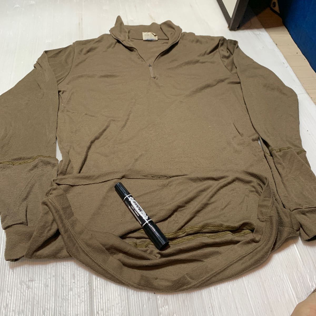 米軍放出品　実物　防寒　冬型　アンダーシャツ　XL 丈長め_画像6
