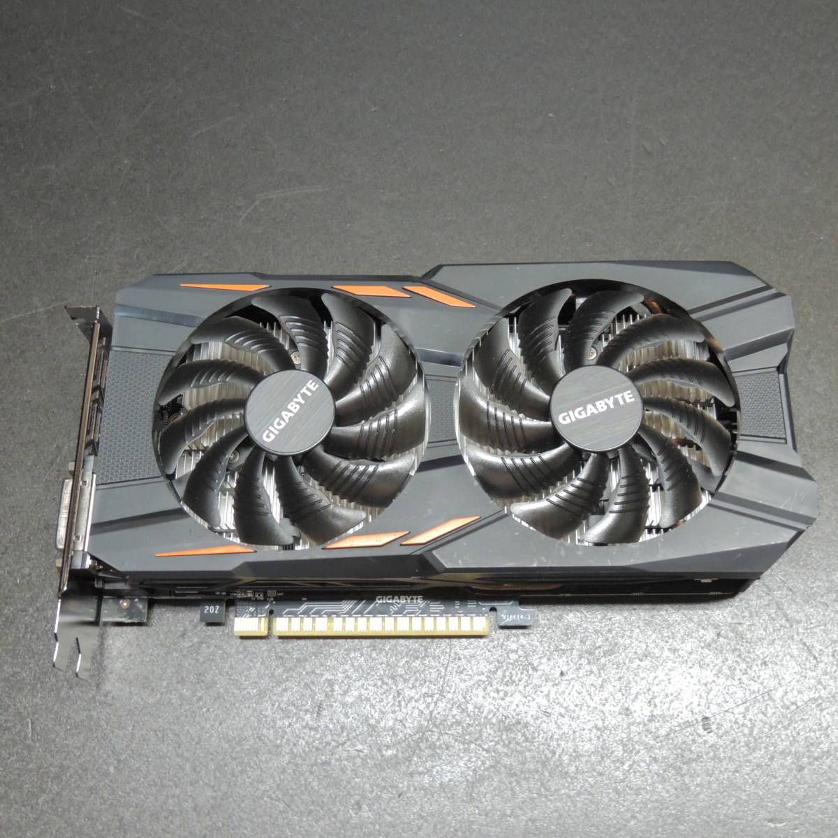 【検品済み】GIGABYTE GEFORCE GTX 1050ti / GV-N105TWF2OC-4GD 管理:カ-34_画像1