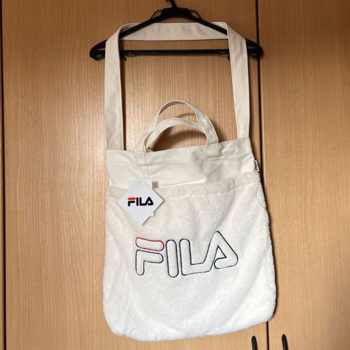 FILA フィラ　トートバッグ ショルダーバッグ 2WAY バッグ モコモコ　白　ボア　