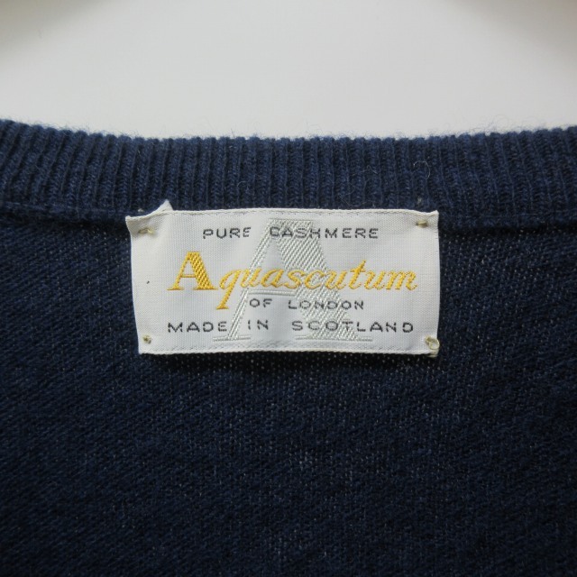  Aquascutum AQUASCUTUM cashmere knitted sweater V neck thin long sleeve Scotland made navy blue navy series approximately M-L 1121 men's 