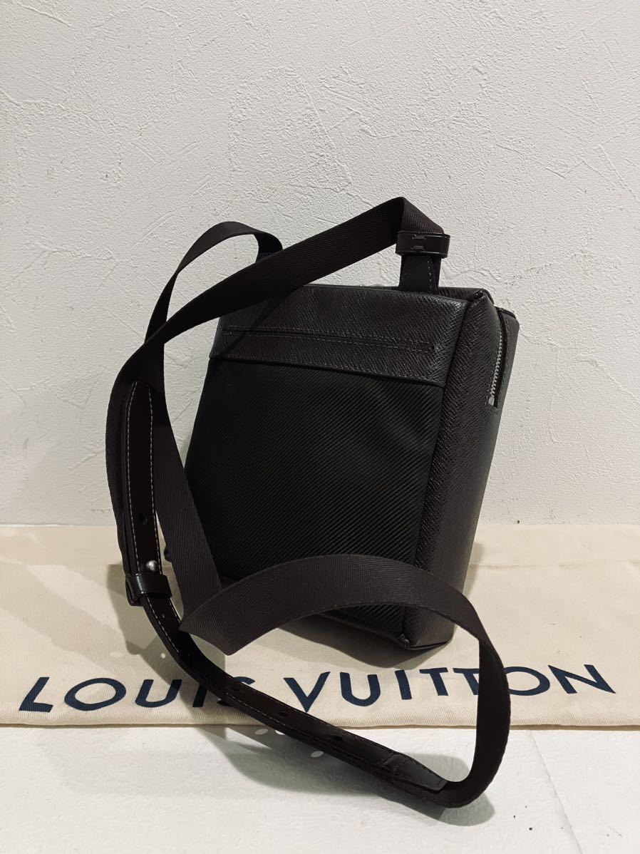 LOUIS VUITTON ★ 新品 未使用 ルイヴィトンショルダーバッグ レザー バッグ タイガライン メンズ 斜め掛け_画像3