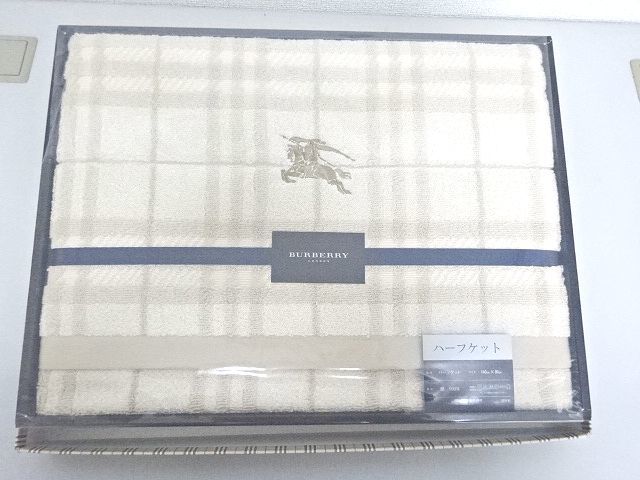 未使用・自宅保管品★BURBERRY★バーバリー　ハーフケット　綿100％　ニュークリーム　_画像2