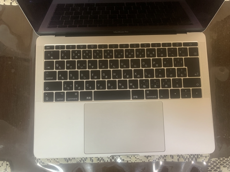 極美品 Apple MacBook Pro Retina A1708 2016 モデル Core i5 2GHz/13.3インチ/Win10 Pro/8GB/PCI SSD 256GB_画像2