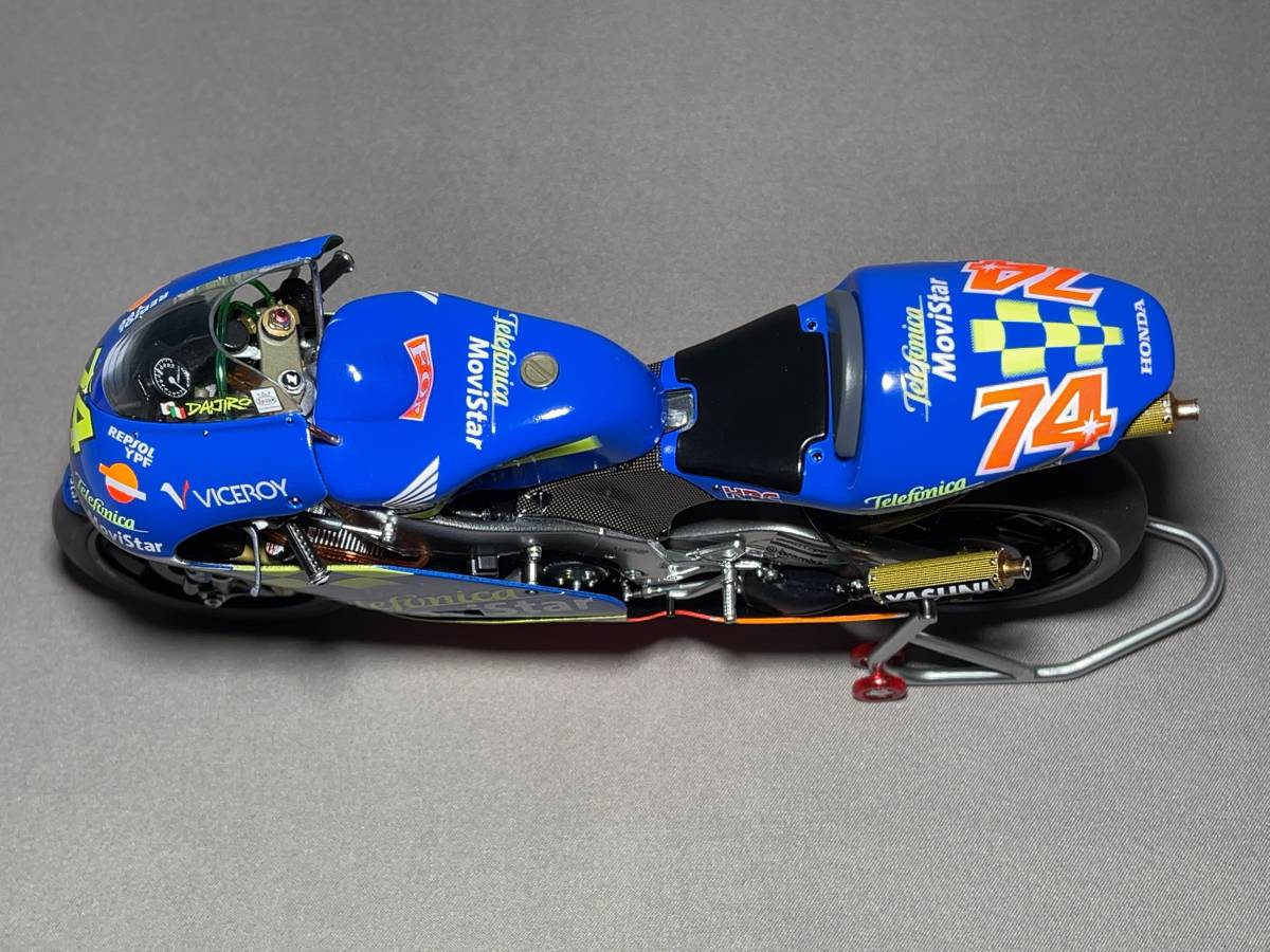 ★ハセガワ 1/12 Team Telefonica Movistar チーム テレフォニカ モビスター Honda NSR250 ♯74 DAIJIRO KATO 加藤 大治郎 (完成品)_画像8