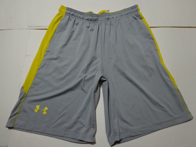 ■1104■UNDER ARMOUR アンダーアーマー●ハーフパンツ LG●の画像1