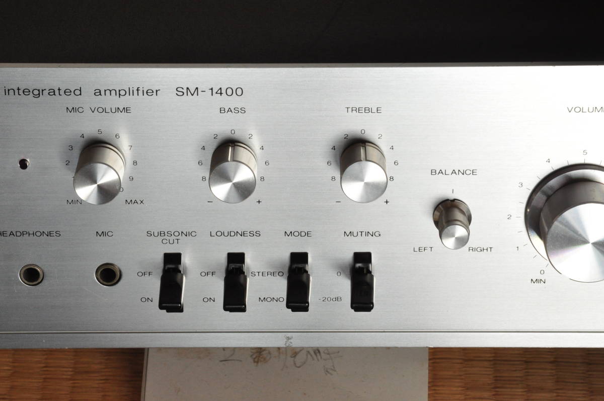 SHARP OPTONICA SM-1400 プリメインアンプ 修理品 1974年頃発売 小傷アリ_中央下(MODEスイッチ下)に傷