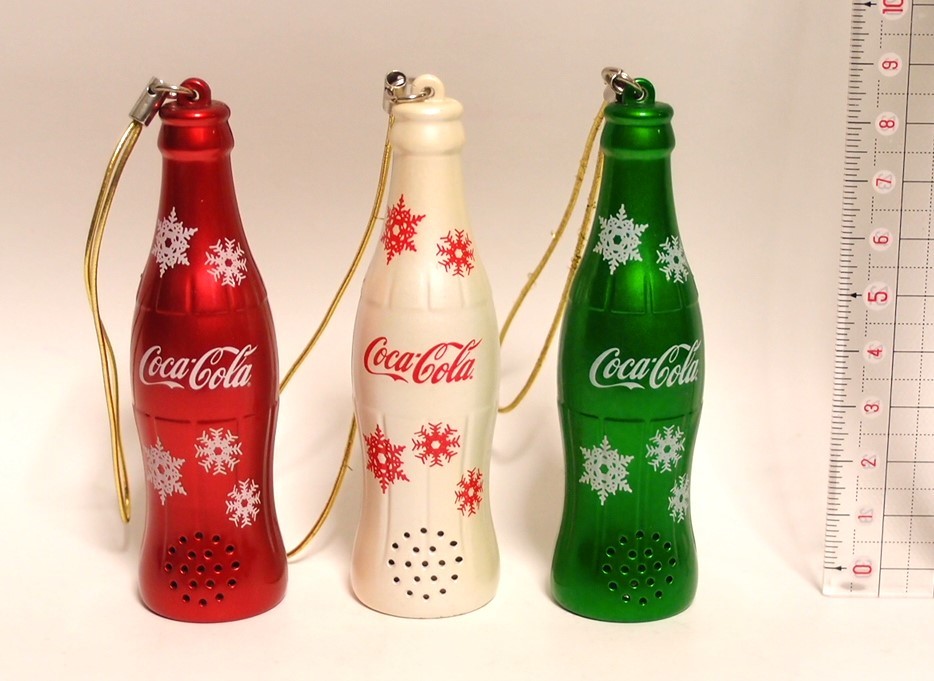 コカ・コーラ クリスマスツリー ボトル型 オーナメント 高さ約9cm 赤 白 緑 3個セット ベル 送料120円_画像1