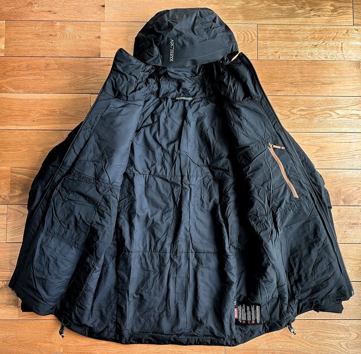 【2023 国内正規 新品】ARC'TERYX Beta Insulated Jacket Men's Black L アークテリクス ベータインサレーテッド ジャケット GORE-TEX_画像2