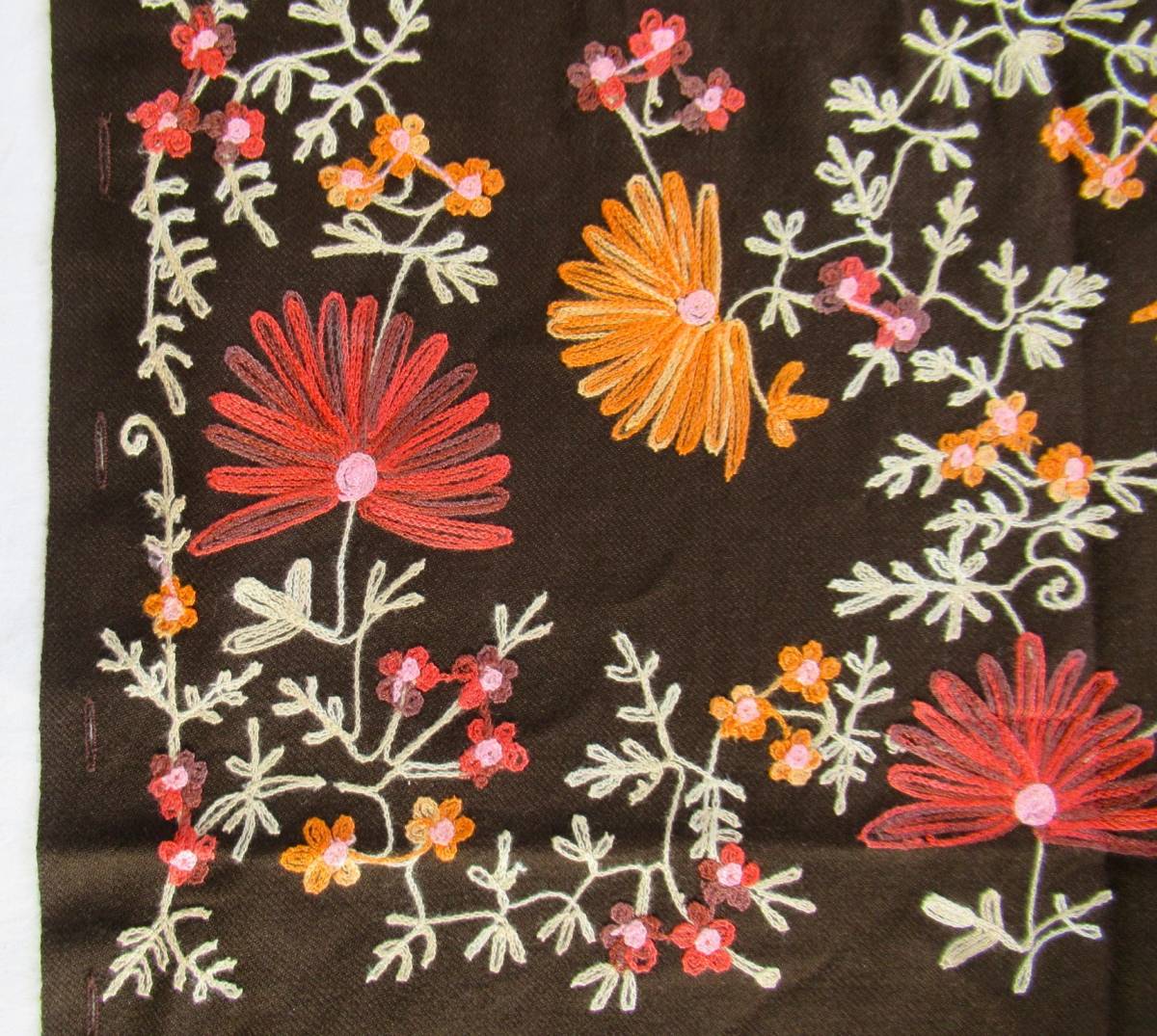アジアン 茶系 花柄刺繍 大判 ストール インド製 マフラー スカーフ アジア エスニック_画像3