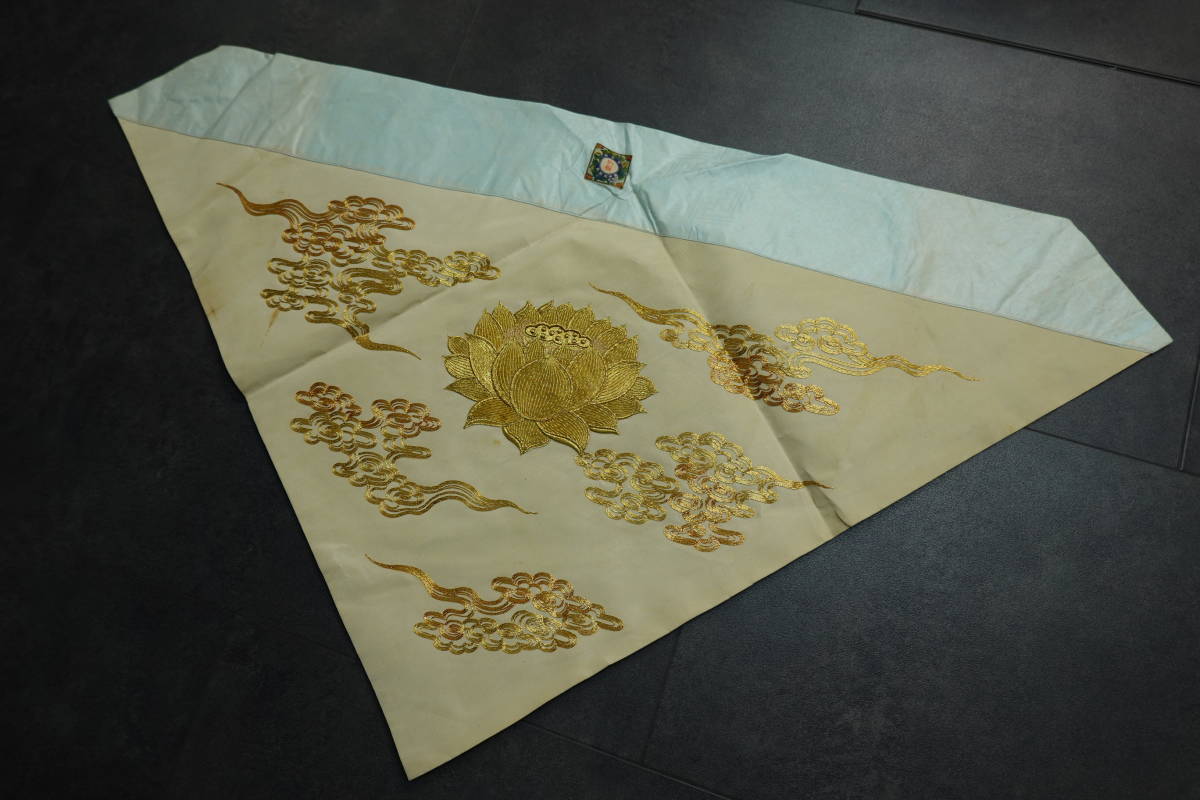 極上品◆田中利製品◆別製◆三角打敷◆極上金駒刺繍◆正絹◆94cm×55cm◆46cm×28cm2枚◆法衣装束◆色衣如法衣七条袈裟五条袈裟修多羅_画像3