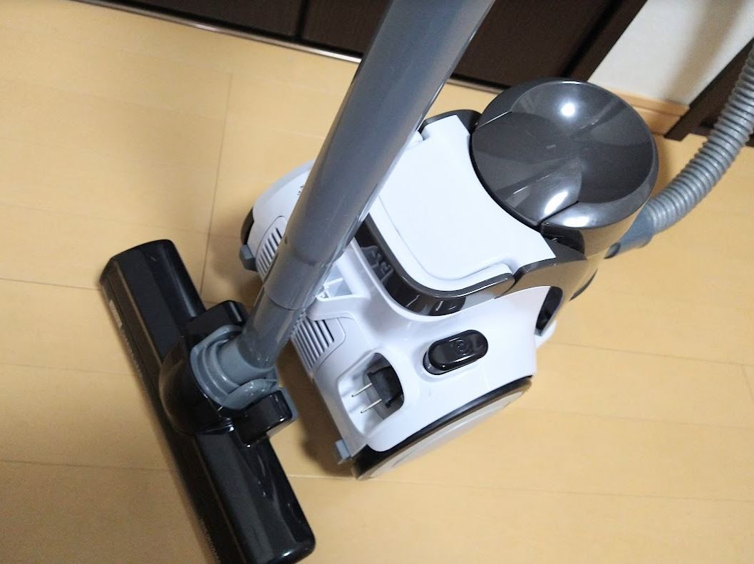 ■送料無料　匿名配送　アイリスオーヤマ サイクロン掃除機 IC-C100TE S シルバー クリーナー 掃除機　IRIS OHYAMA_画像2