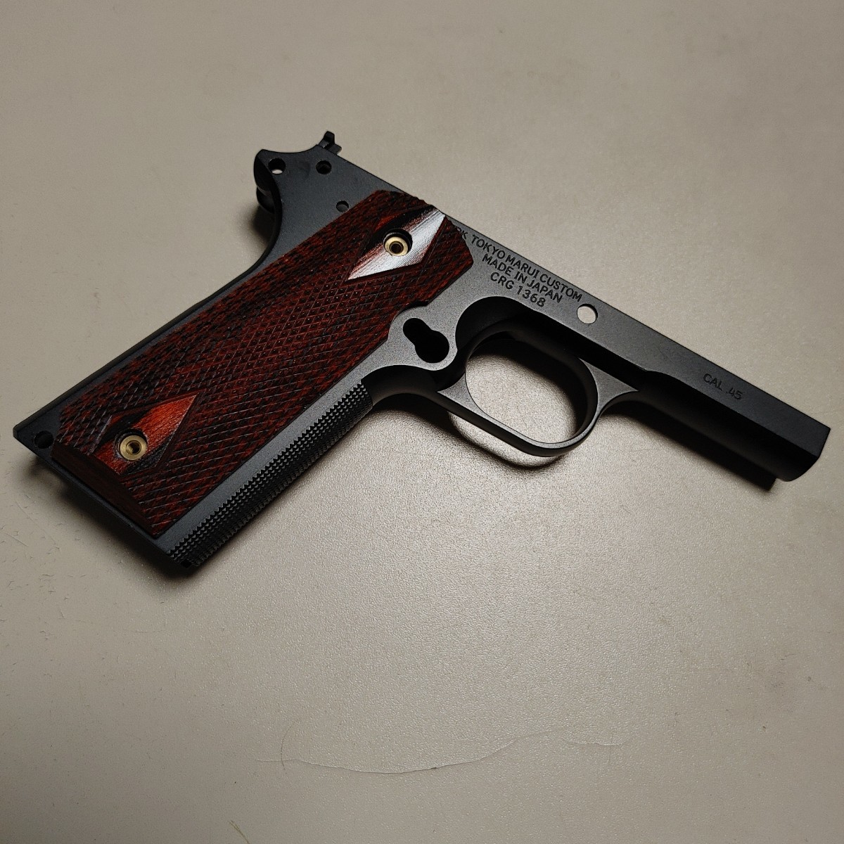 1911 ガバメント ダイヤチェッカー 木製グリップ ガスガン エアガン モデルガン_画像2