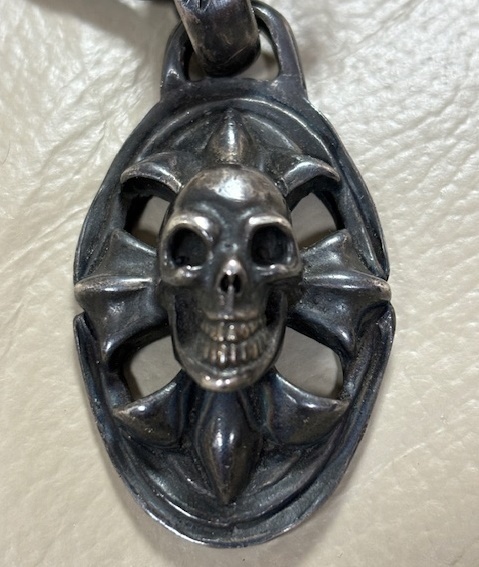  raw front Gabor Skull on oval Cross pendant 