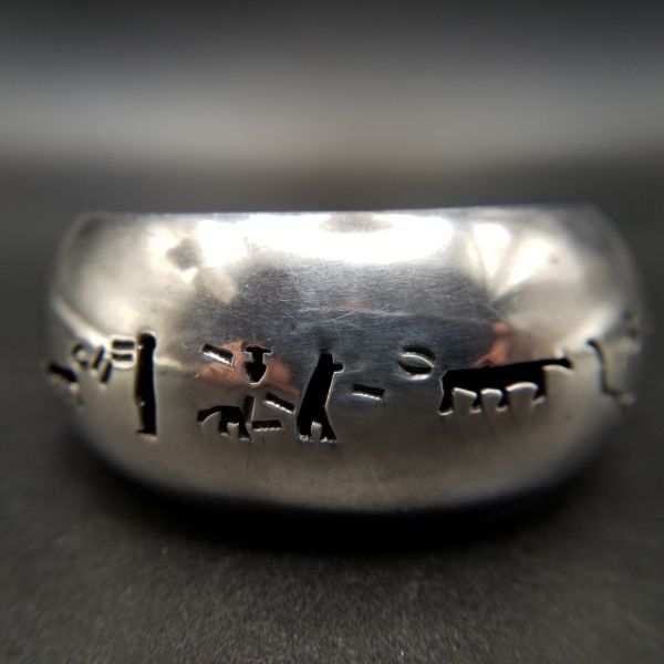 あなたにおすすめの商品 バングル 銀細工 42.5g カフブレスレット ドーム ビンテージ 歴史の様子 物語 シルバー 925 メキシコ TAXCO R8-L Storyteller 装身具