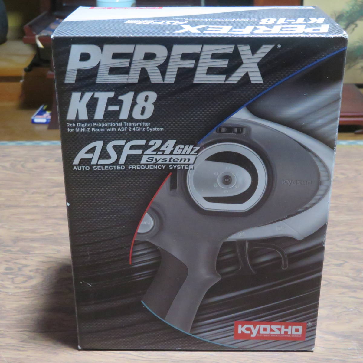 京商 PERFEX KT-18 送信機 (2.4GHz) ラジコン用パーツ 82001EBK_画像1