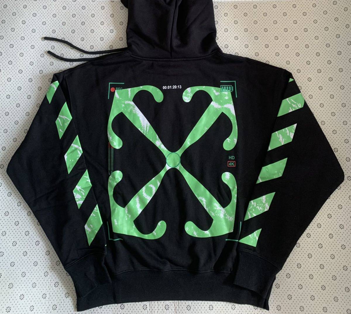 Yahoo!オークション - off-white オフホワイトBackロゴ黒×緑 Yahoo!オークション - off-white オフホワイトBackロゴ黒×緑