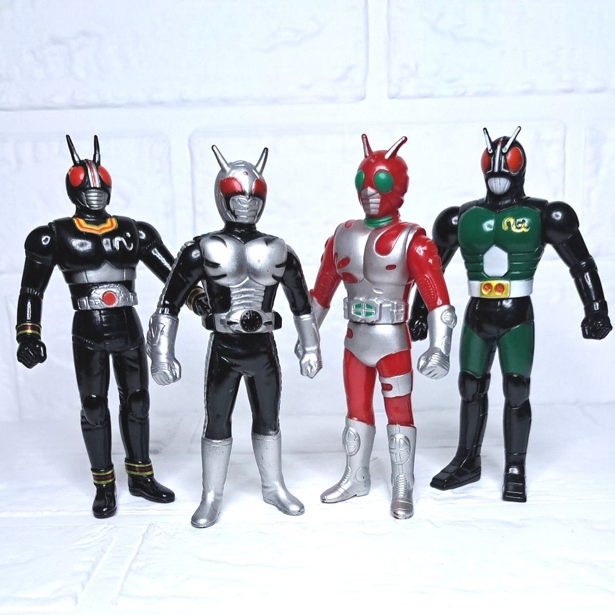 昭和 歴代 仮面ライダー 勢ぞろい 東映 日本製ソフビ 12 体 昭和 歴代 仮面ライダー 勢ぞろい 東映 日本製ソフビ 12 体