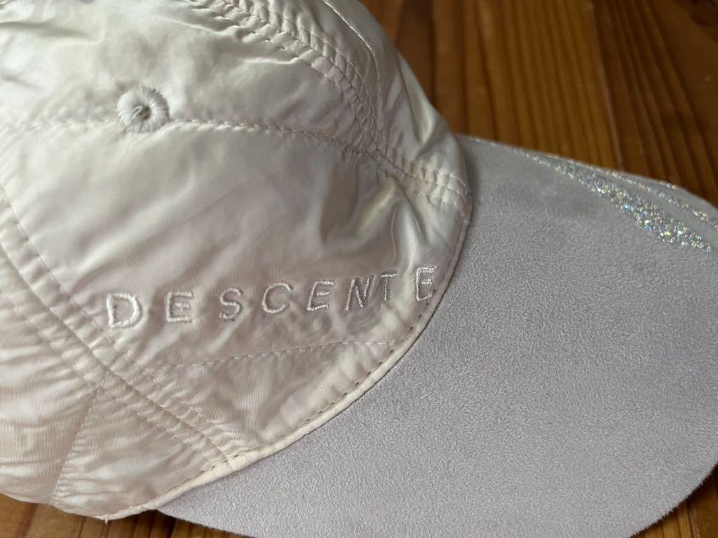 DESCENTE GOLF キルト ゴルフキャップ サテン ラメ 白 グレー デサント GOLF ゴルフウェア CAP 帽子_画像2