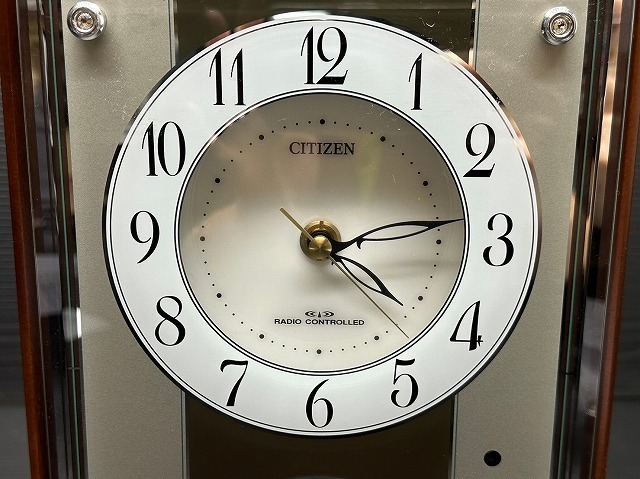 B4★　CITIZEN リズム時計 パルロワイエ スワロフスキー 置き時計 電波時計／8RY411-0_画像2