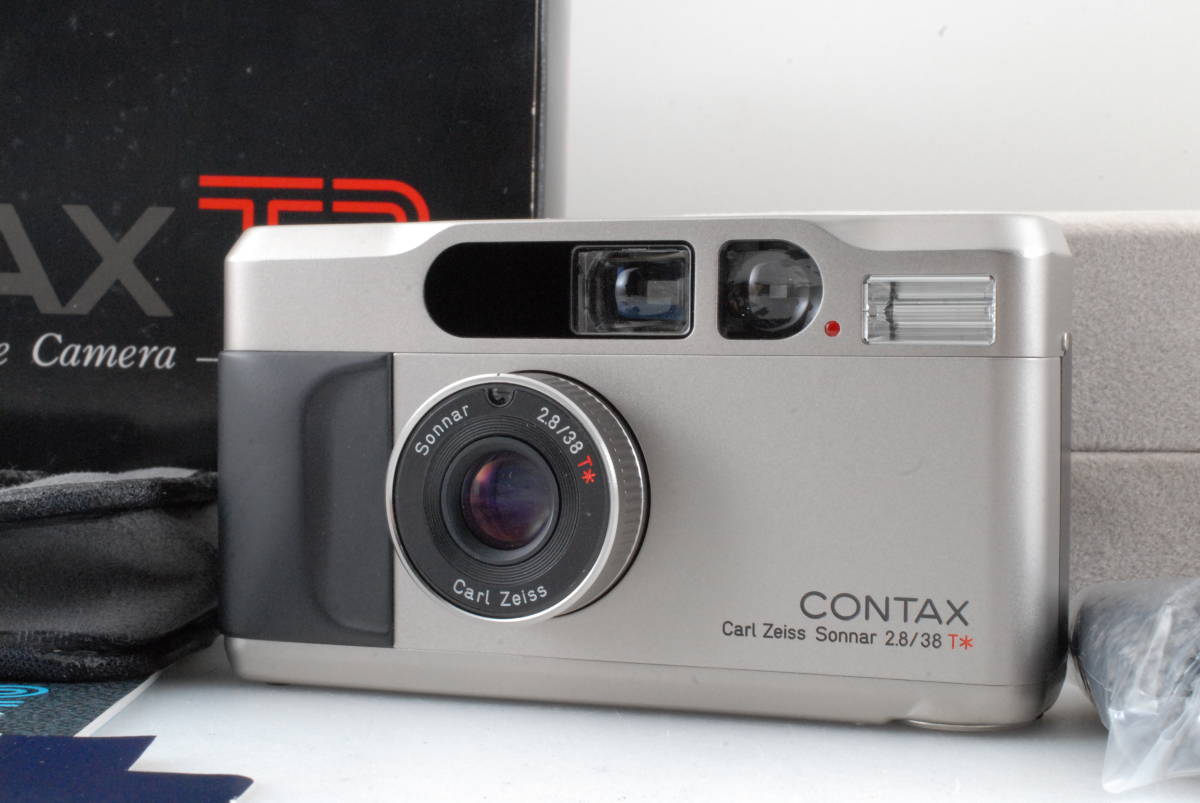 素敵な 動作確認済】Contax 保障付 【超美品 T2 Q6004 コンパクトフィルムカメラ コンタックス Body Camera Film 35mm Shoot & Point Silver Titan コンパクトカメラ