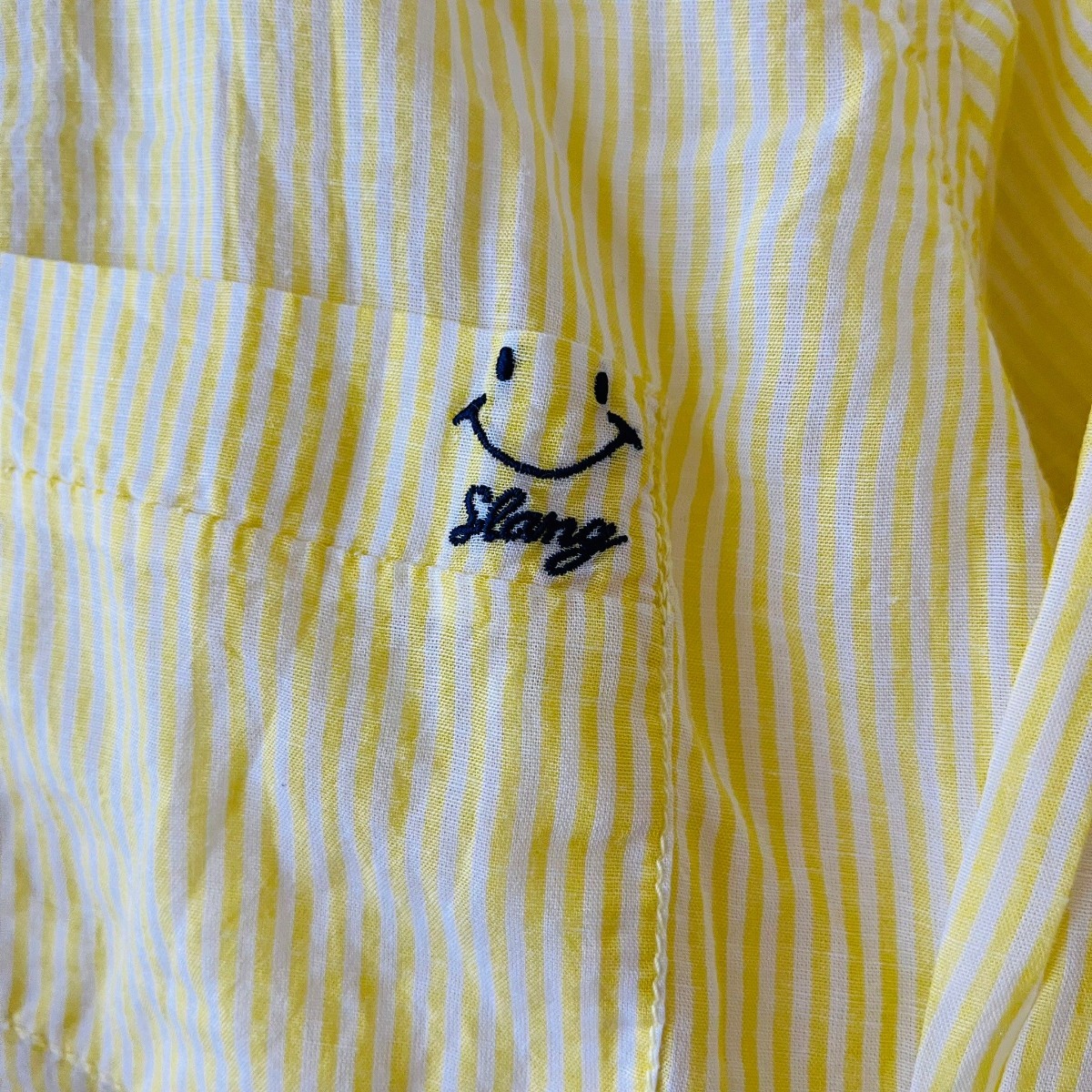 F8768cL タグ付き未使用品 RNA アールエヌエー サイズM 長袖シャツ ストライプシャツ イエロー×ホワイト レディース 麻混 スマイル刺繍の画像5