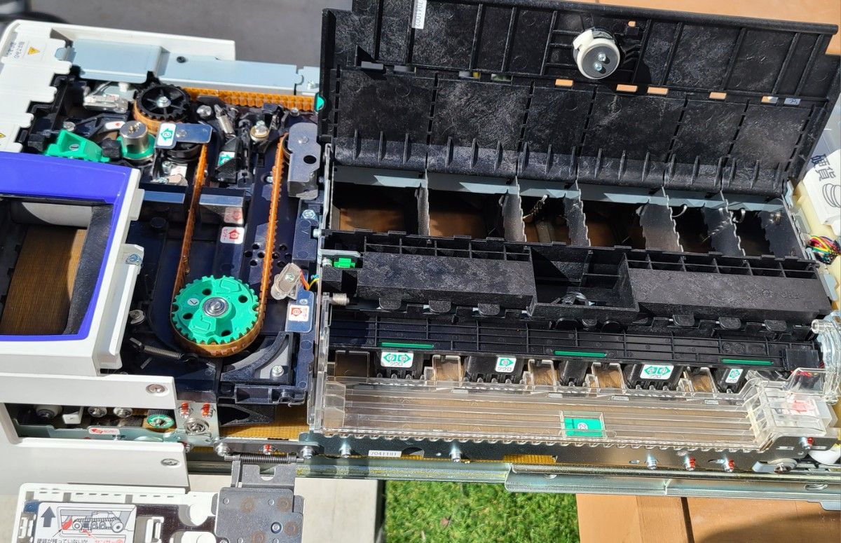 GLORY RT-300 RAD-300 レジ釣銭機 動作確認済み 清掃済み 新500 GLORY RT-300 RAD-300 レジ釣銭機 動作確認済み 清掃済み 新500