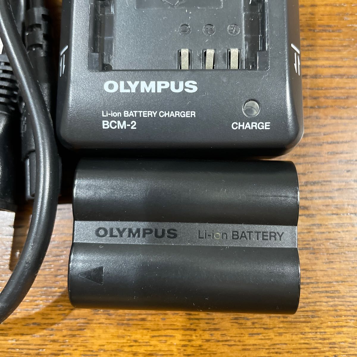 オリンパス純正充電器、純正バッテリー（充電池）