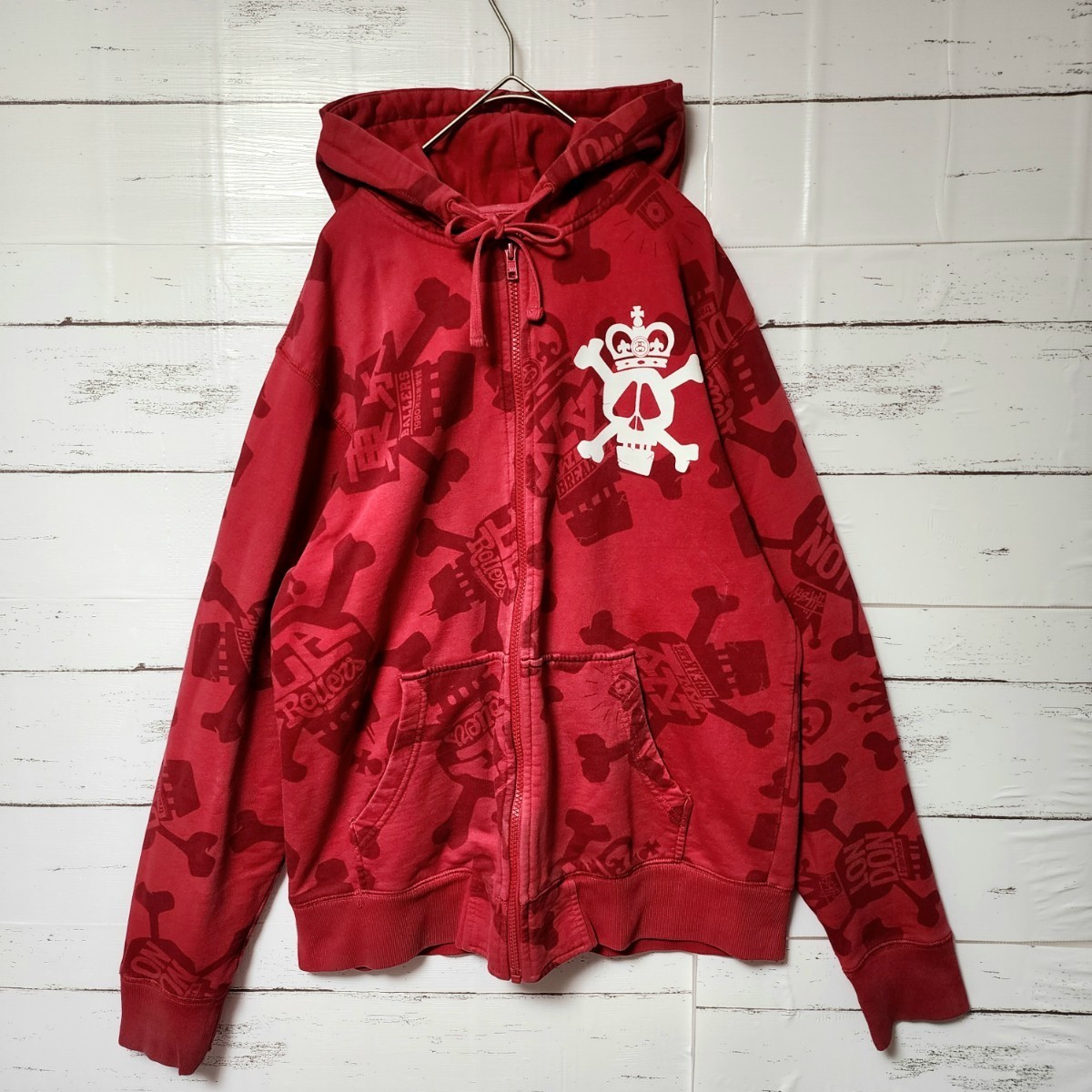 希少》STUSSY ステューシー パーカー 総柄 レッド スカル SS 希少》STUSSY ステューシー パーカー 総柄 レッド スカル SS