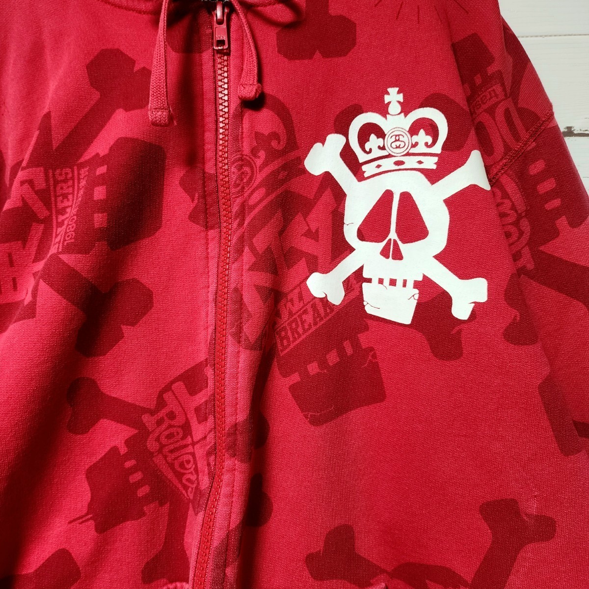希少》STUSSY ステューシー パーカー 総柄 レッド スカル SS 希少》STUSSY ステューシー パーカー 総柄 レッド スカル SS