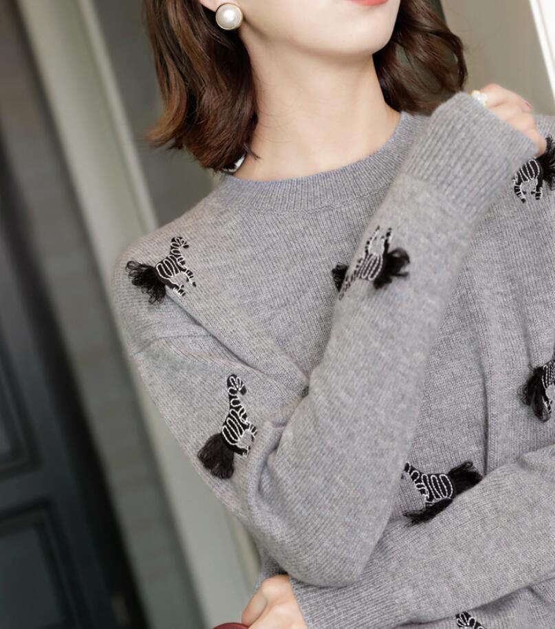  lady's tops autumn winter long sleeve knitted sweater thin soft feel of .. ound-necked pretty horse embroidery 