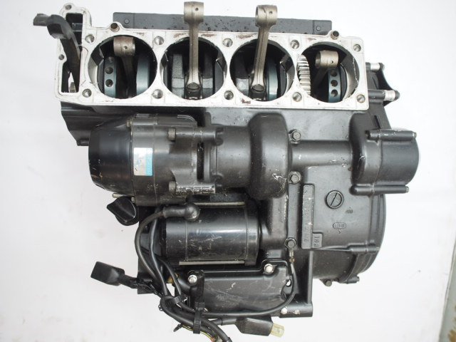 GPZ900RニンジャNINJAエンジンの腰下 クランクケース クランクシャフトZX900A ZX900AE_画像2