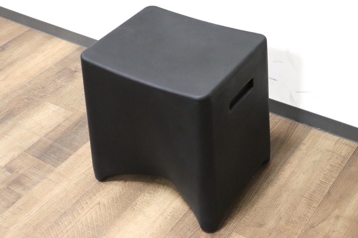 GMGN334B○Kian Furniture / キアン Rumble stool ランブル スツール 腰掛け 椅子 プラスチック ブラック デザイナーズ家具 モダン 展示品_画像9