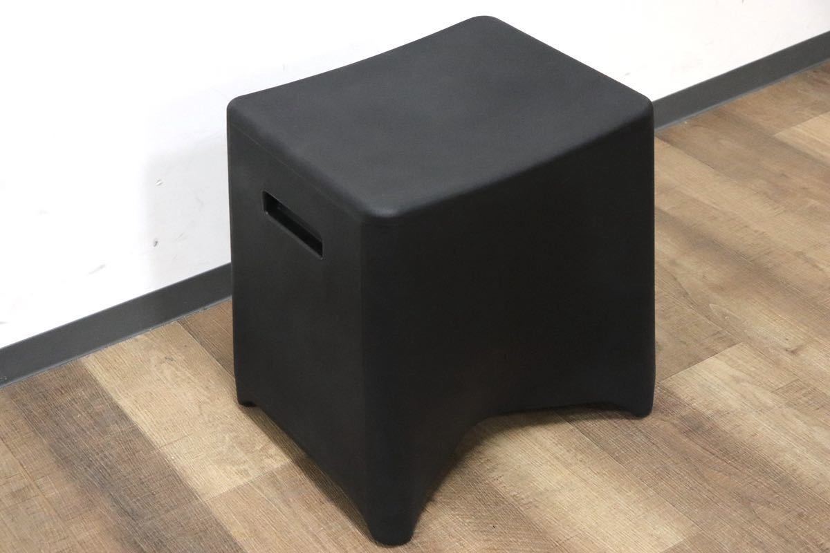 GMGN334B○Kian Furniture / キアン Rumble stool ランブル スツール 腰掛け 椅子 プラスチック ブラック デザイナーズ家具 モダン 展示品_画像7