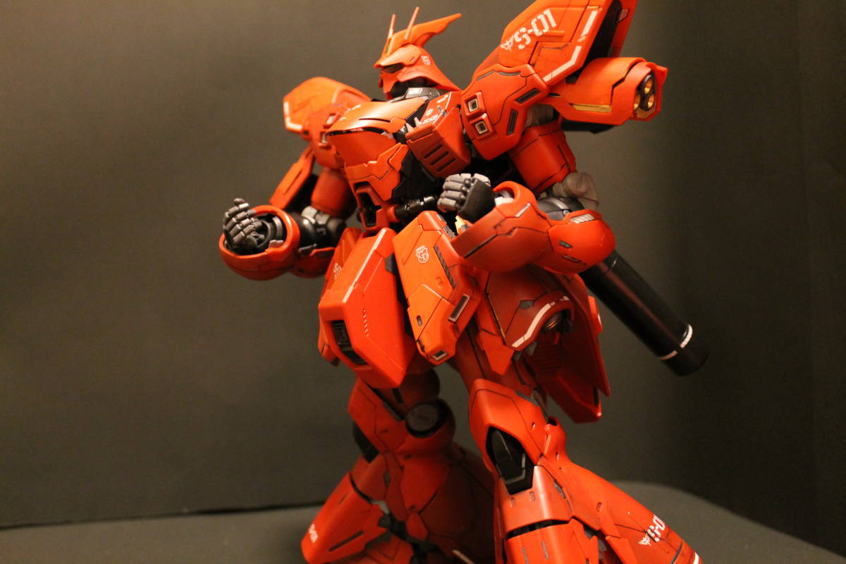 碩士級，1/100 Sotheby Ver.Ka塗成品MG    原文:マスターグレード、1/100　サザビー　Ver.Ka　塗装　完成品　MG