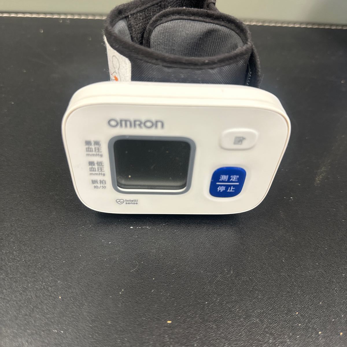 OMRON オムロンデジタル自動血圧計 手首式血圧計 _画像4