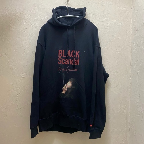 BLACK Scandal Yohji Yamamoto ブラックスキャンダルヨウジヤマモト イラストプリント HOODIE パーカー【代官山11】_画像1