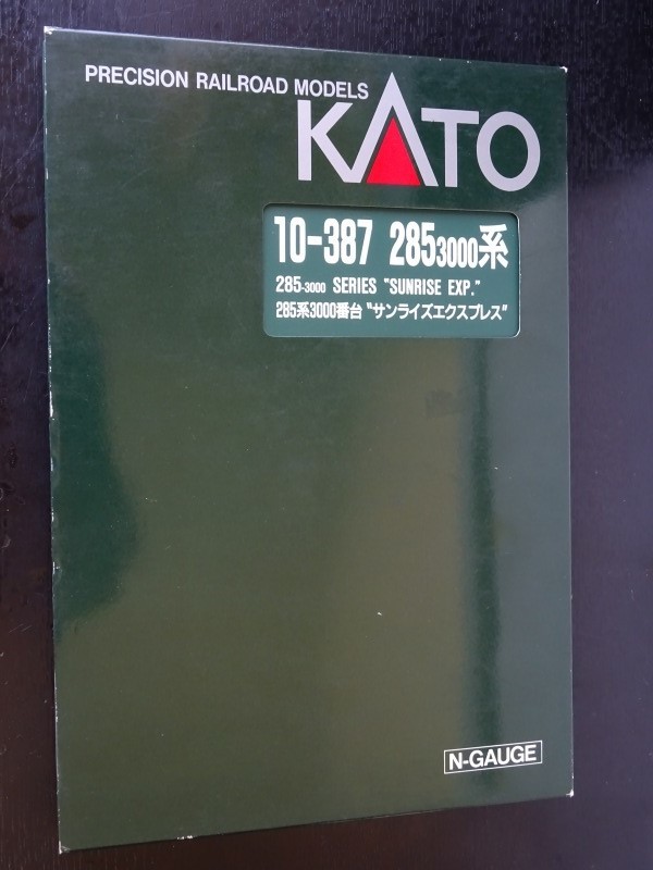KATO　285系 3000番台　サンライズエクスプレス　JR東海仕様　　10-387　　カトー　　おまけ付き_画像3