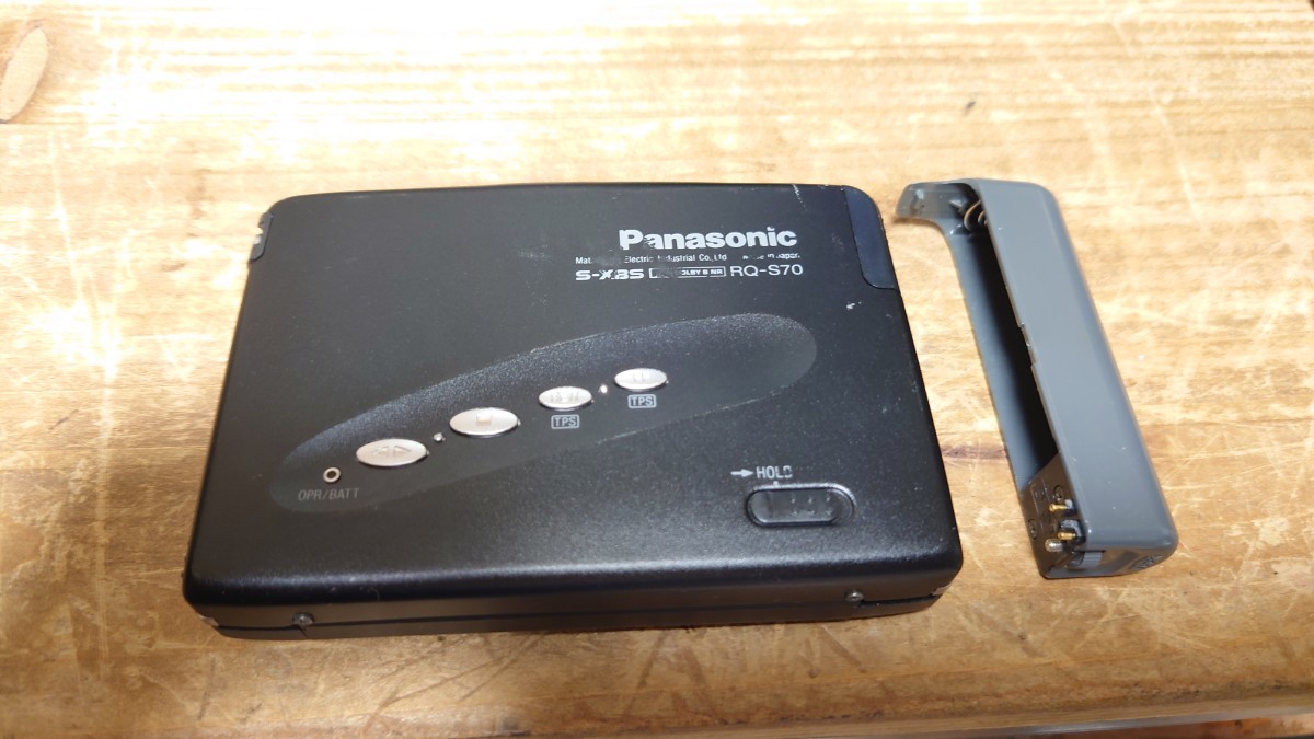 Panasonic カセットプレーヤー　RQ-S70 単3電池ケース付　ジャンク_画像1