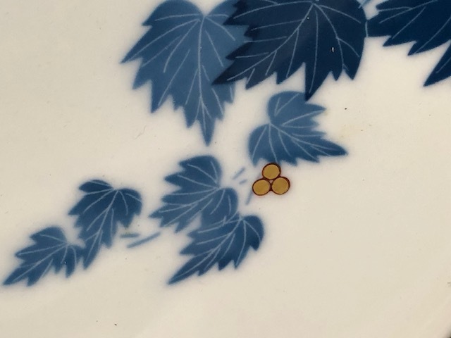 香蘭社　染付　野葡萄大皿　約28cm　美品　伝統工芸品_画像4