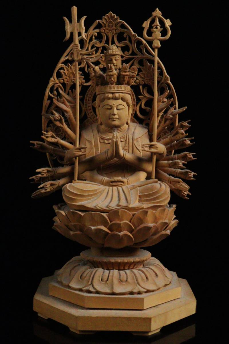 仏教美術 精密彫刻 仏像 手彫り 八角台座 桧木製 千手観音菩薩 高さ約18cm[51135o]_画像2