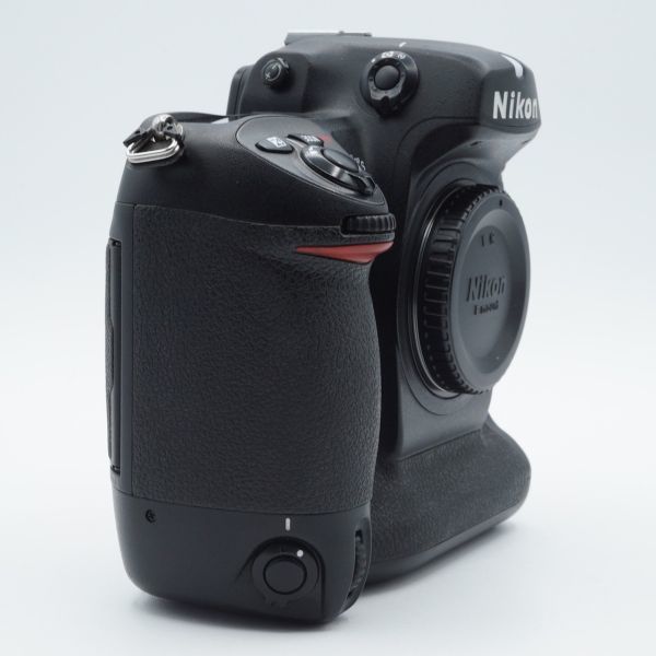 ☆「ショット数18163回」Nikon D2Xs ボディ #507 デジタル一眼 ☆「ショット数18163回」Nikon D2Xs ボディ #507 デジタル一眼