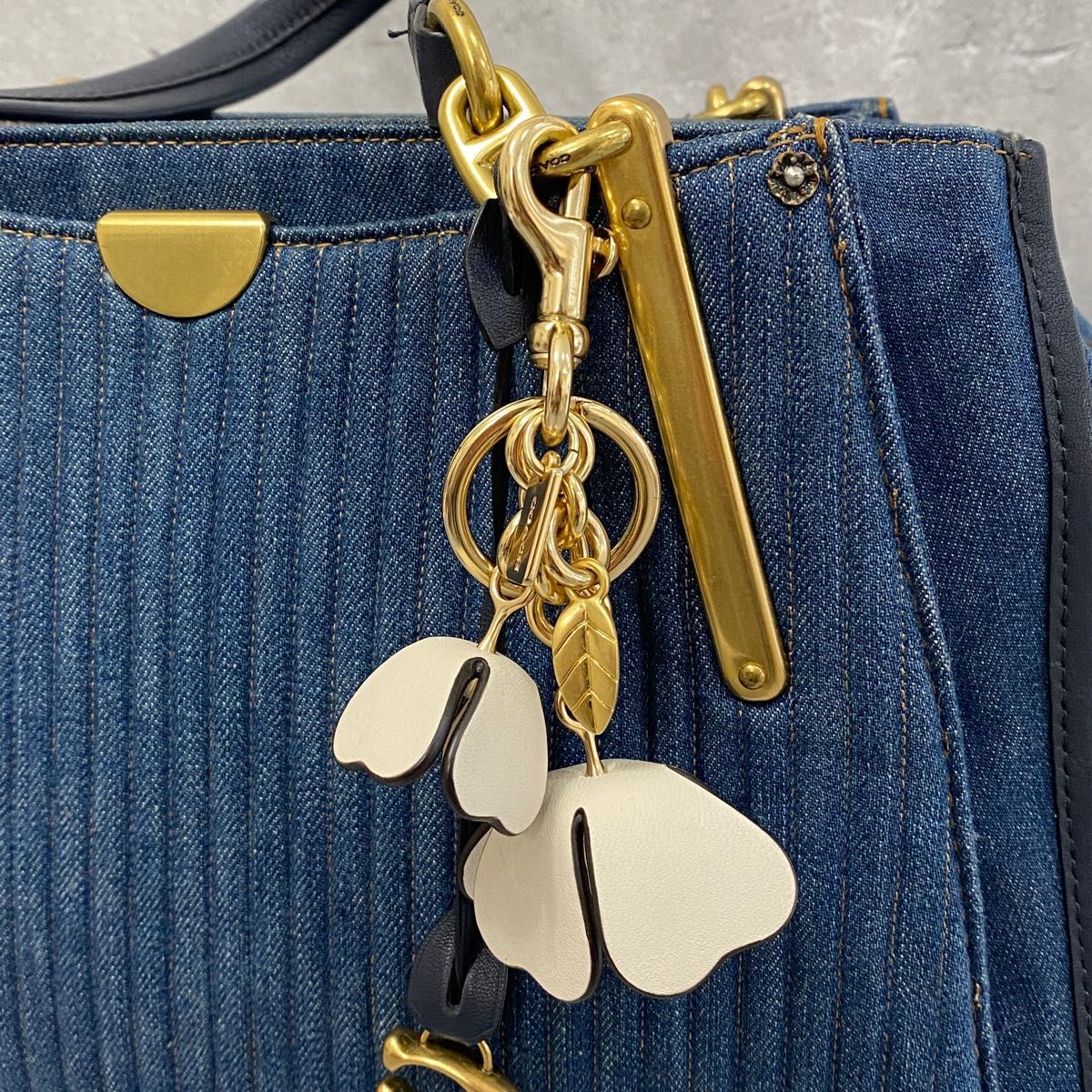 超美品 COACH コーチ エッセンシャル ティーローズ バッグ 超美品 COACH コーチ エッセンシャル ティーローズ バッグ