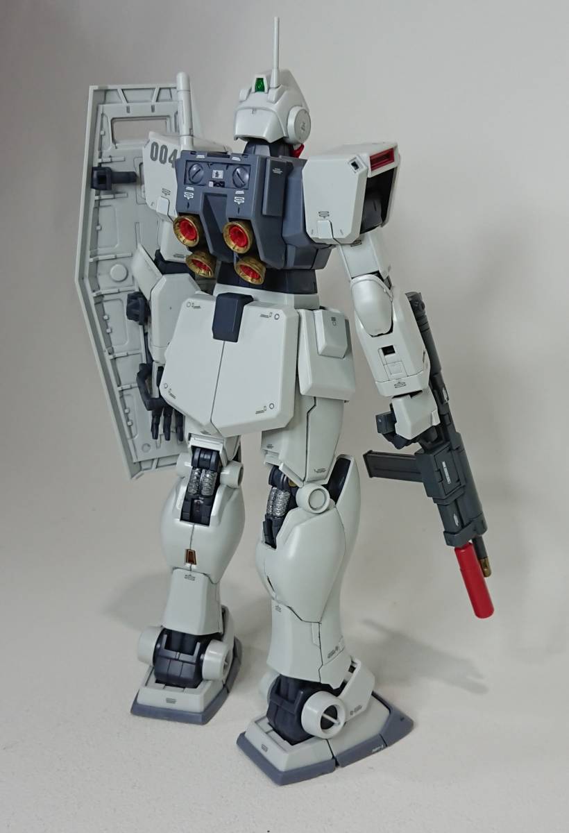 MG　1/100　ジム(寒冷地仕様)、ジム・スナイパー カスタム　２体セット　素組、墨入　完成品　_画像5