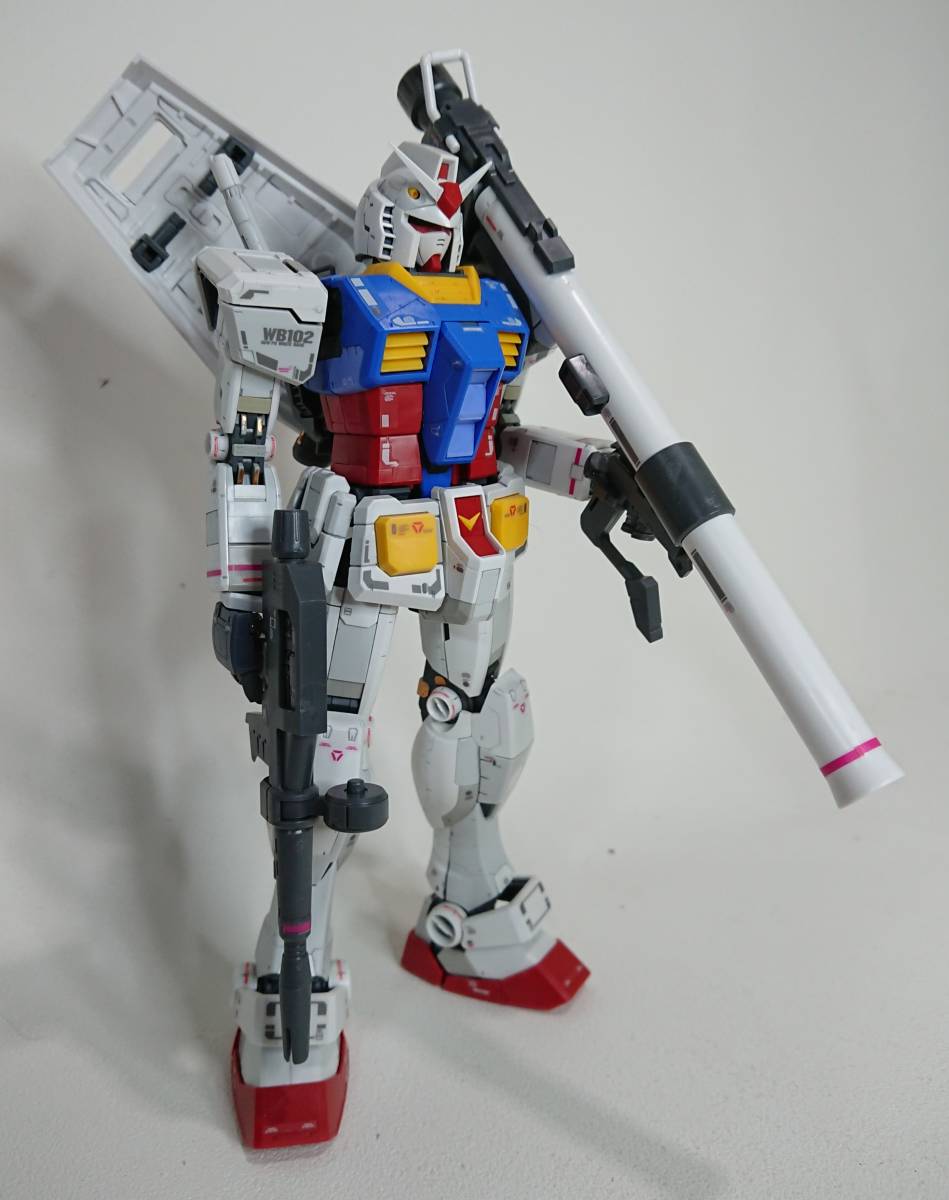 MG　1/100　RX-78-2 ガンダムVer.3.0、RX-78-02 ガンダム(GUNDAM THE ORIGIN版)　２体セット　素組、墨入　完成品　_画像4