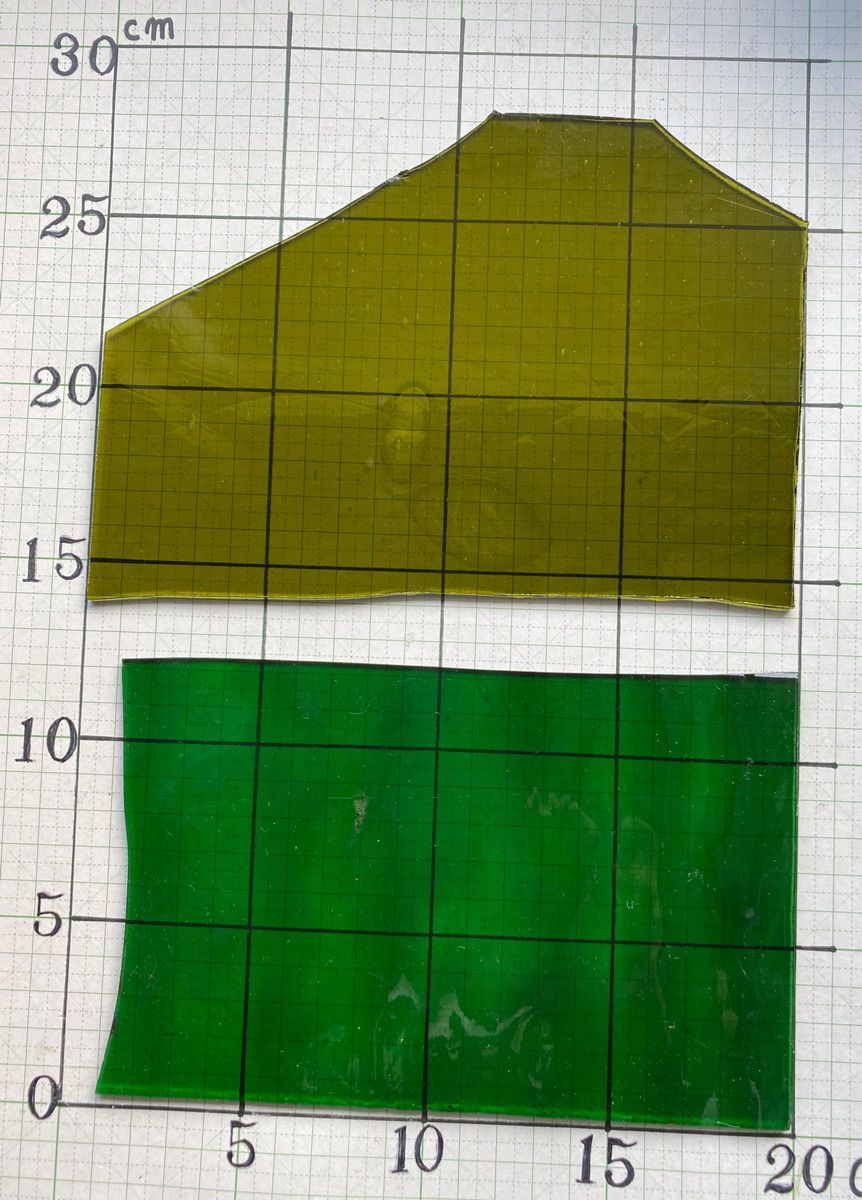 ステンドグラス　グリーン端材ガラス2片H